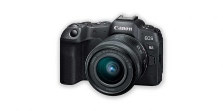 Canon「EOS R8」