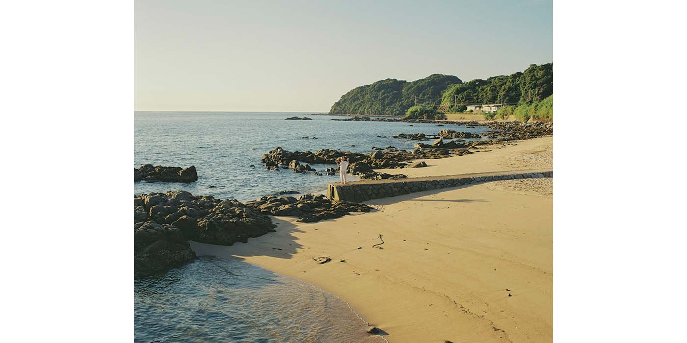 西山勲写真展「Papa, You're Crazy〈クジラと天体、父の島〉」